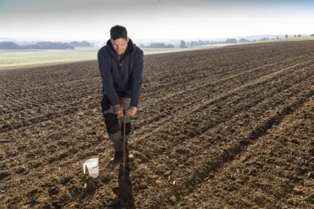 Foto: Bauer Bissinger auf dem Feld