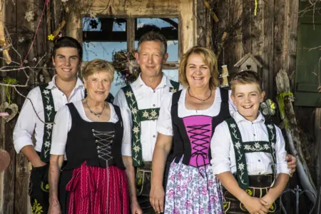 Porträt der Bauernfamilie Schöll